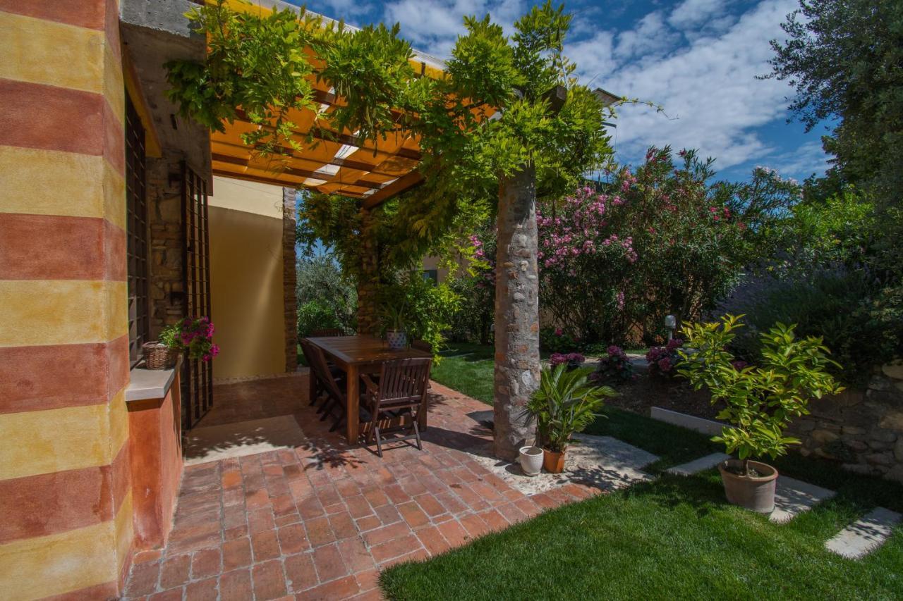 Sesto Armonico B&B Palazzolo  ภายนอก รูปภาพ